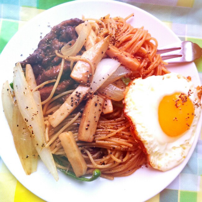 黑椒牛柳炒意面