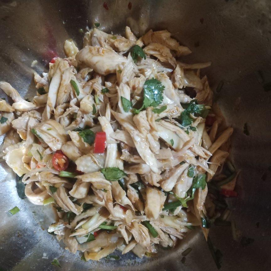 手撕凉拌鸡腿肉