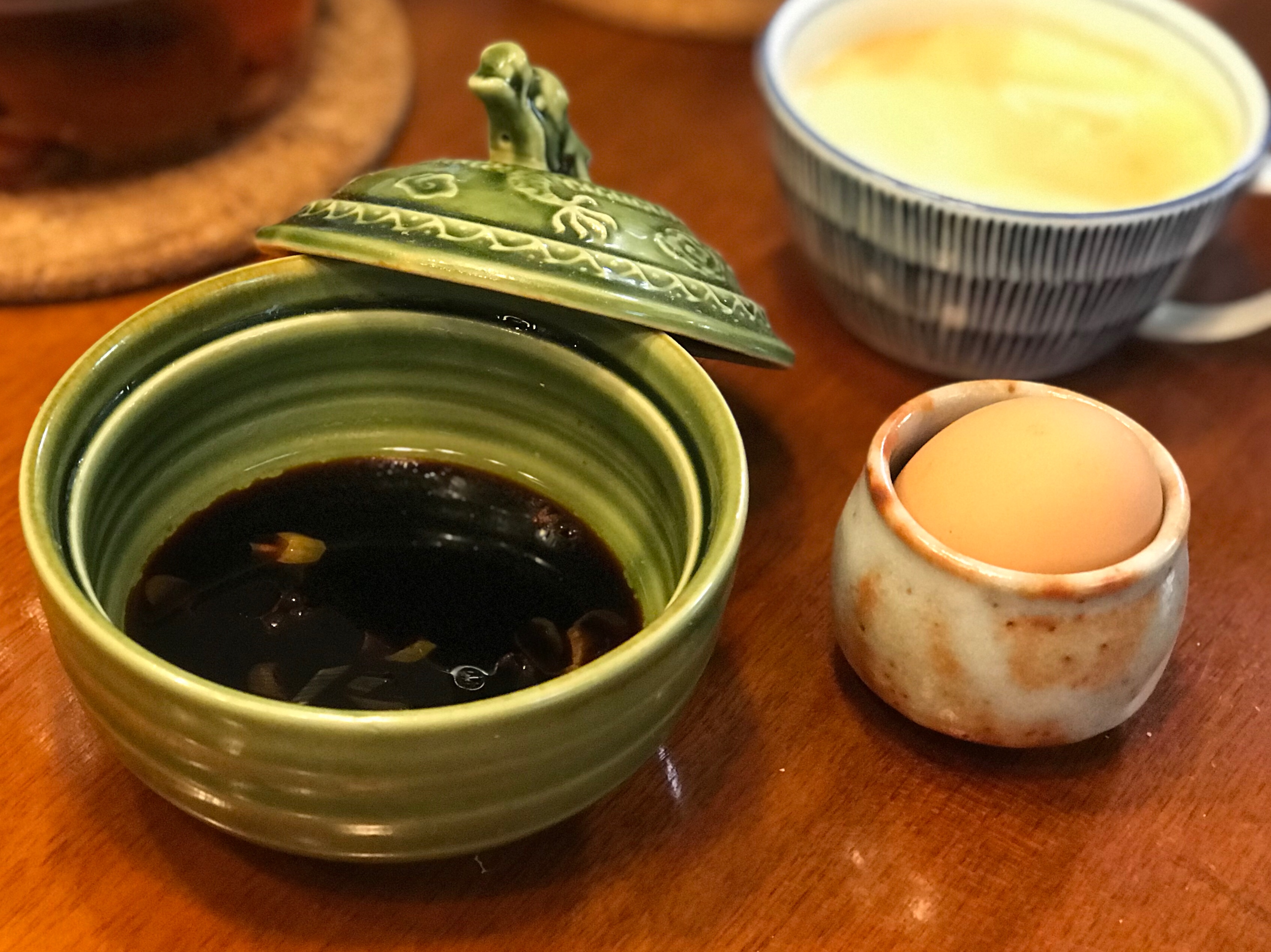 老北京葱油配白煮蛋很好吃哦！的做法
