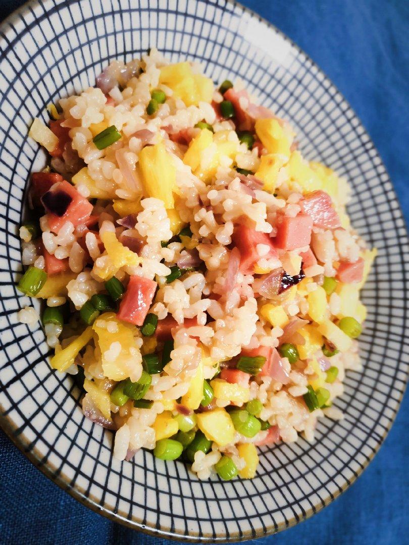 菠萝炒饭