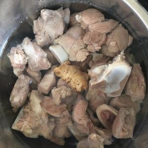 普罗旺斯香草炖牛肉杂蔬的做法 步骤2