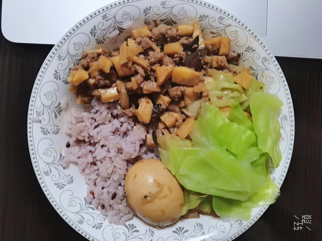 小马约约做的冬笋香菇卤肉饭一碗饭俘获老公的胃