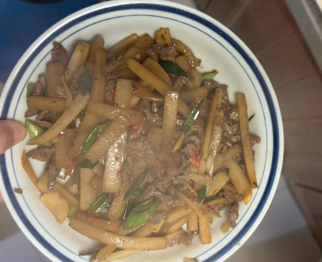 萝卜丝炒牛肉的做法
