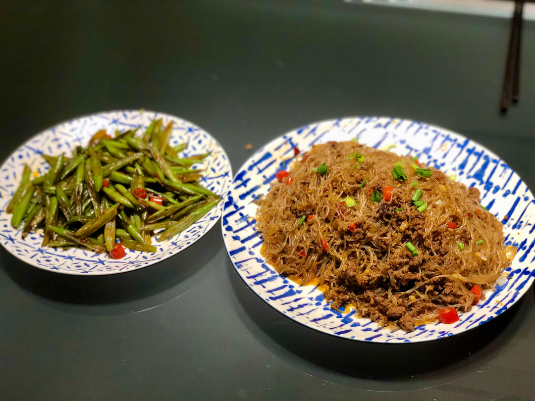 蚂蚁上树