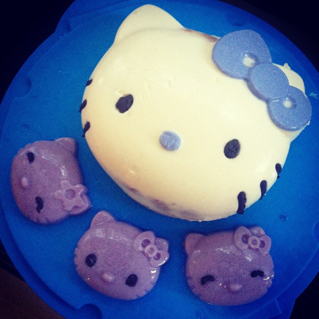 hello kitty 立体主题蛋糕——酸奶奶酪蛋糕