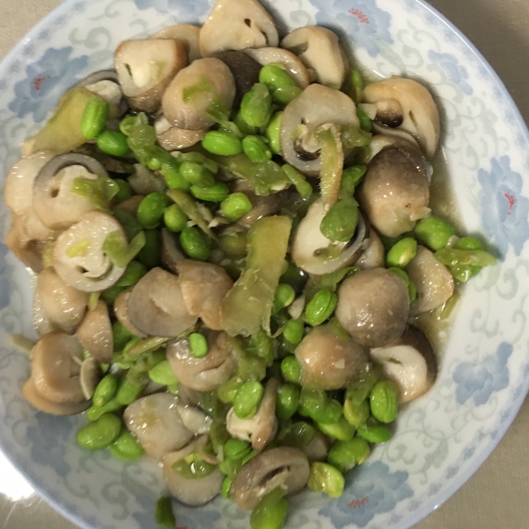 毛豆草菇炒肉丁