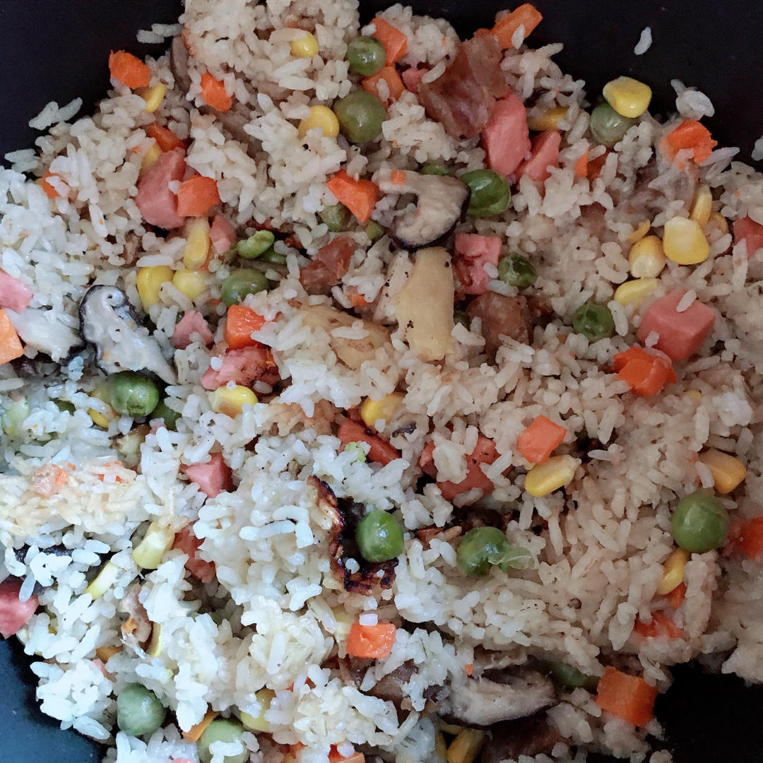 懒人必备～电饭煲腊肠焖饭