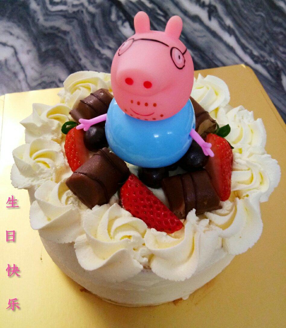 小华囡lyh做的奶油水果装饰蛋糕