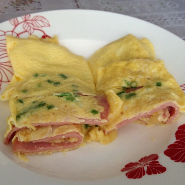 咖喱土豆泥做的芝士火腿煎蛋卷