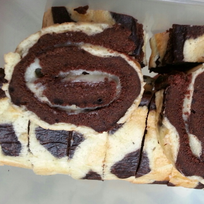 长颈鹿花纹奶油蛋糕卷——朴素的蛋糕卷也生动形象了哦