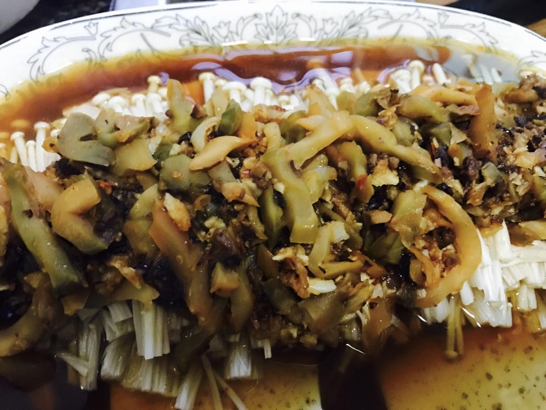 牛肉酱榨菜蒸豆腐金针菇