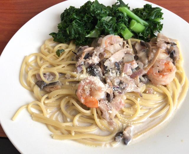 芝士鲜虾蘑菇意面的做法