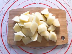 低脂烤薯角❗️简单零失败❗️比薯条好吃百倍❗️的做法 步骤2