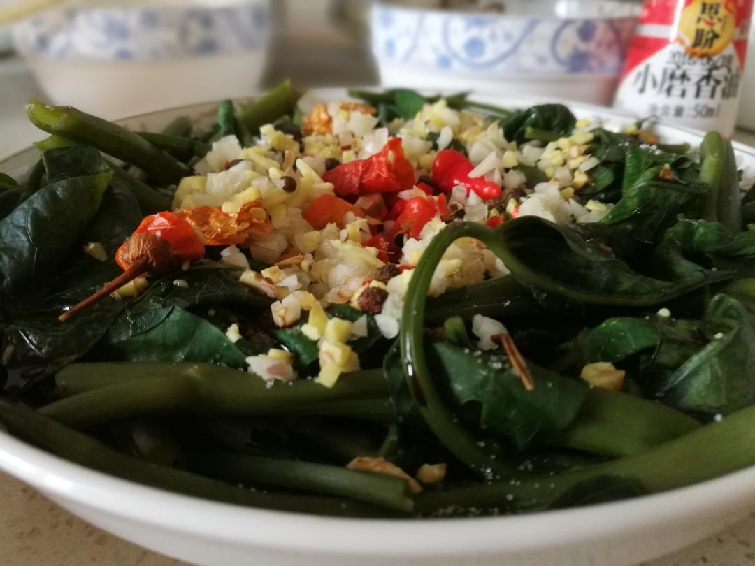 油呛空心菜的做法 步骤2