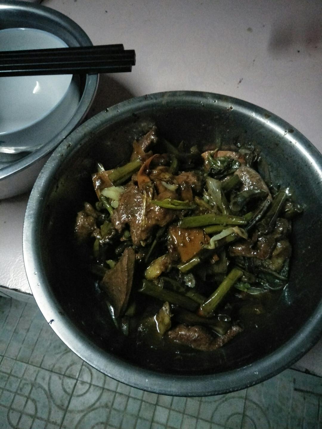 空心菜杆炒肉片