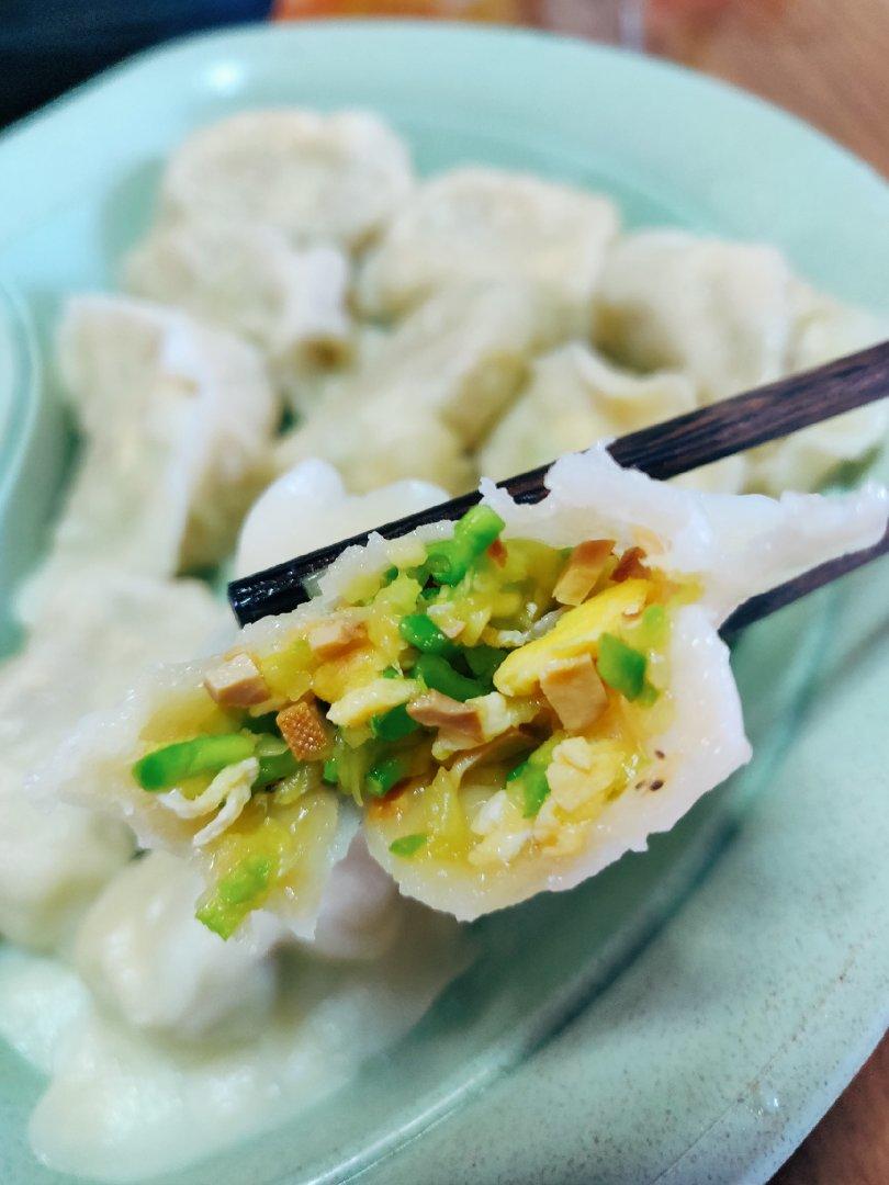 mavischoo做的西葫芦鸡蛋虾仁三鲜饺子