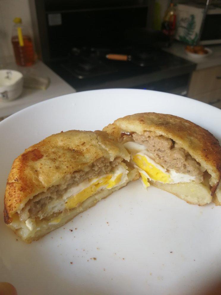 早餐霸王~沉甸甸鸡蛋汉堡