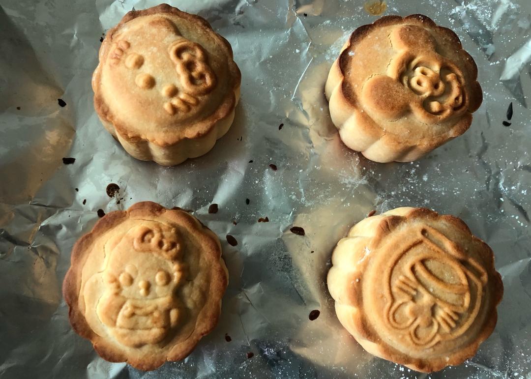 广式莲蓉（豆沙）蛋黄月饼（超详细步骤）
