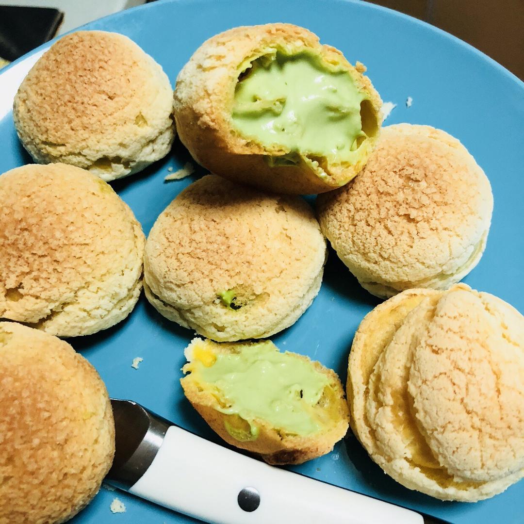 奶油卡士达酱泡芙