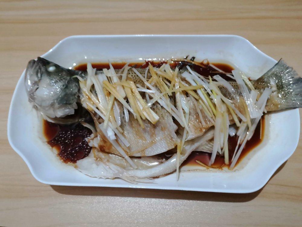 清蒸鲈鱼