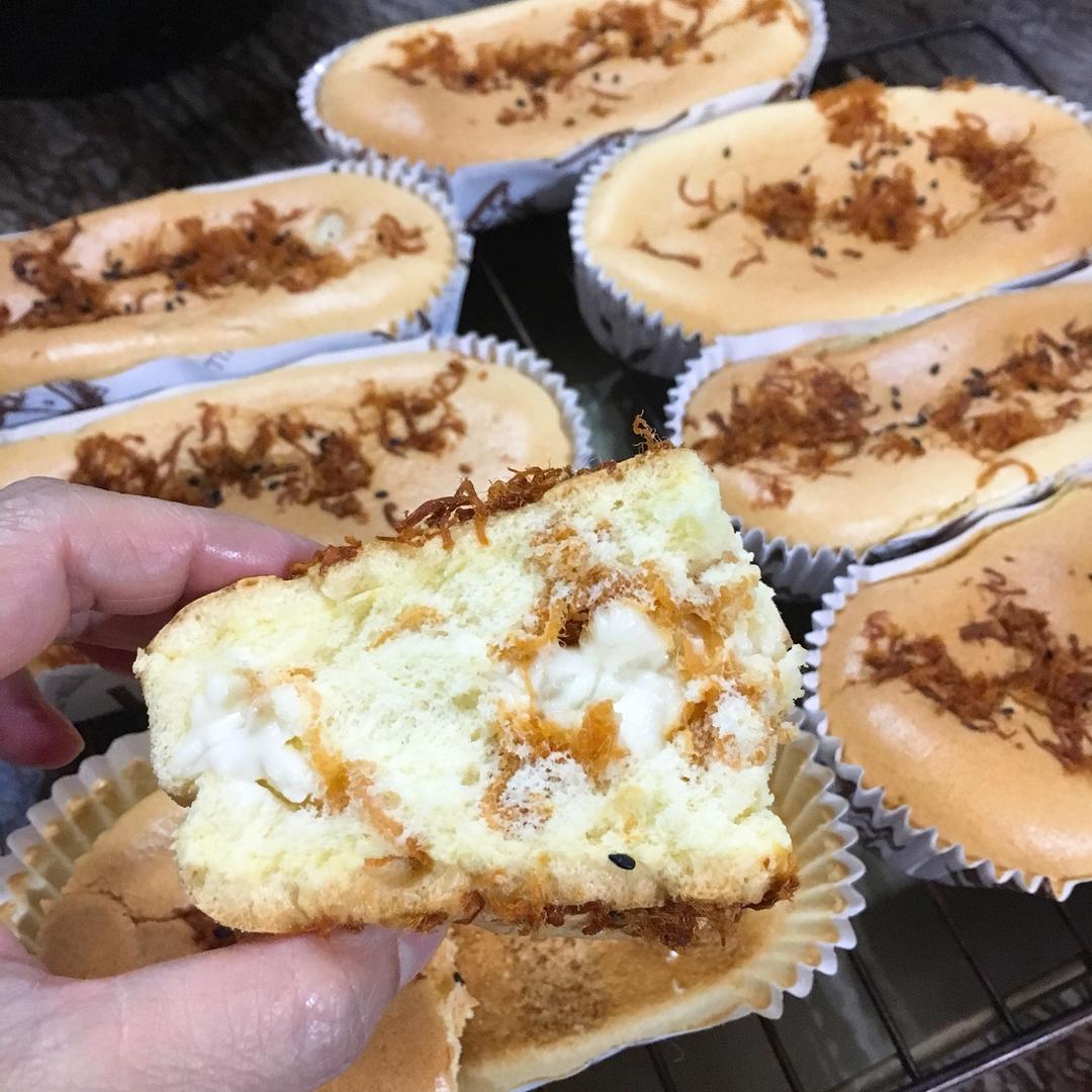 万用方子‼️口感滋润的酸奶&肉松沙拉夹心小蛋糕🍰