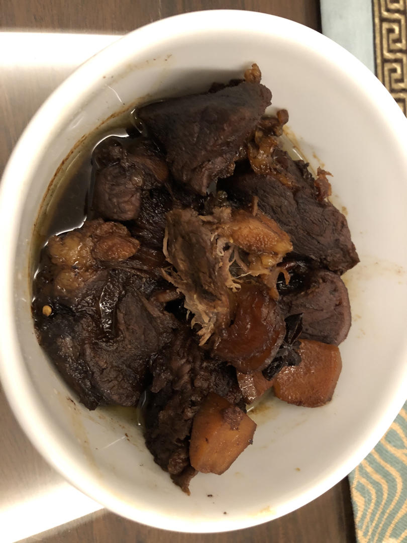 酱牛肉(好吃！！简单！！扔锅直接煮！！)