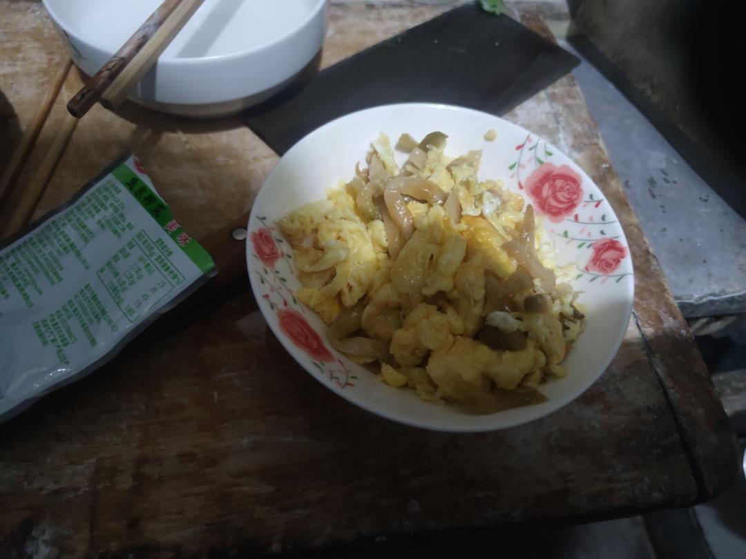 榨菜炒鸡蛋