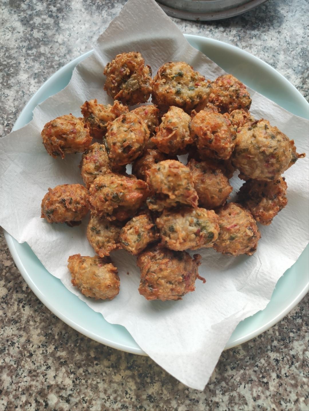 小时候吃的炸萝卜丸子