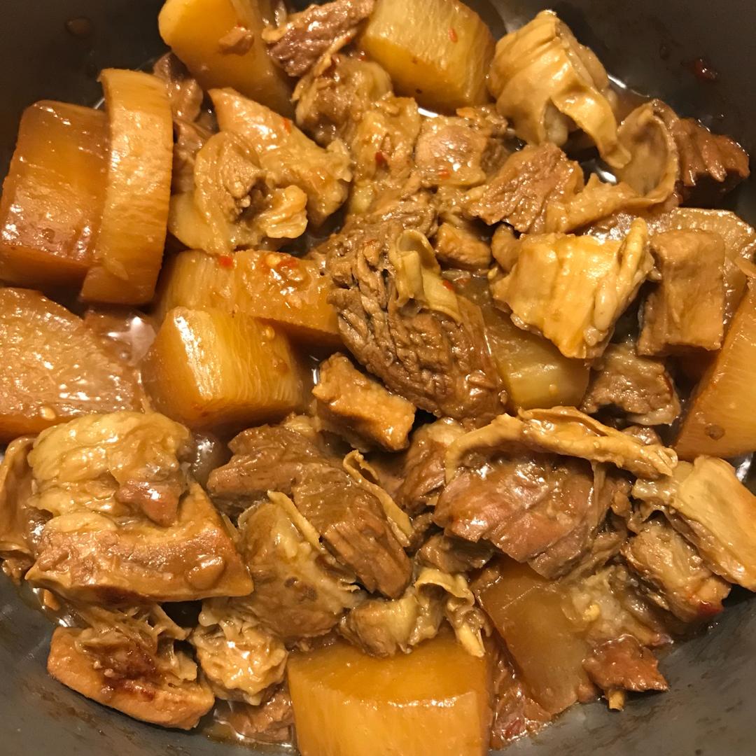 厨师长教你：“萝卜烧牛肉”的川味版做法，肉香四溢软烂入味