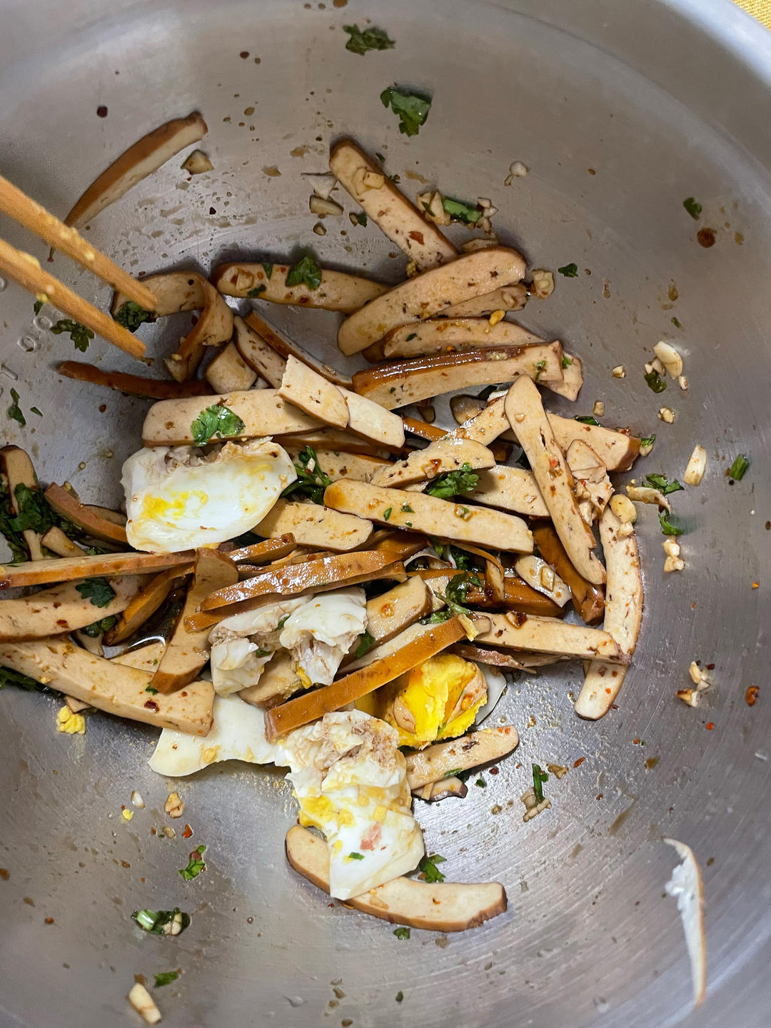 凉拌豆腐干(凉拌菜通用，宝贝儿子“念念不忘”之二,他喜欢的“微微辣”级别)