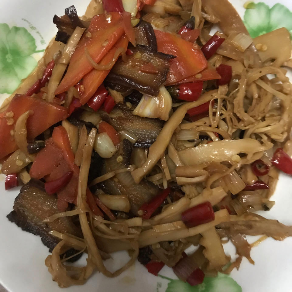 不油腻的烟笋炒腊肉