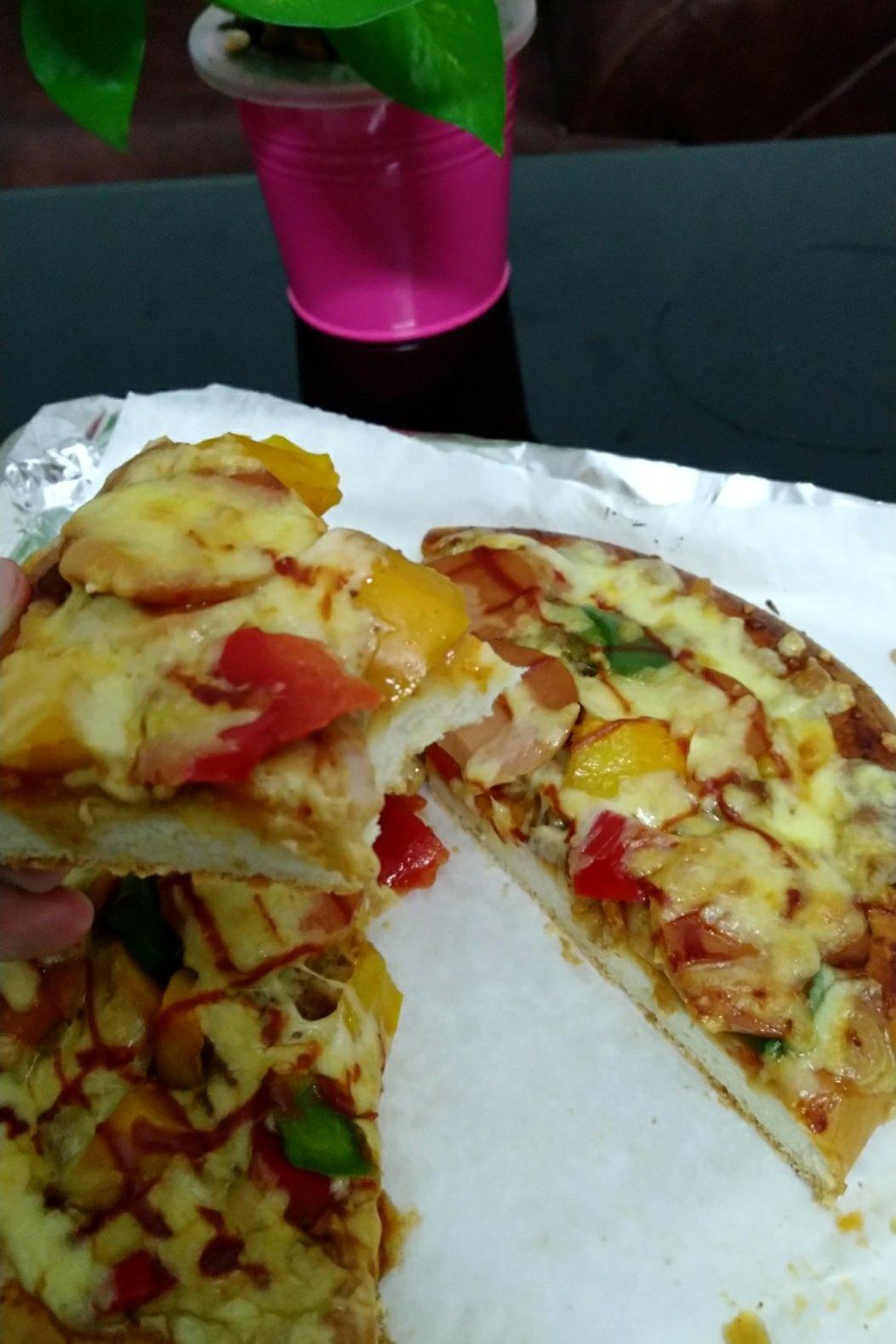 黑椒鸡肉蔬菜披萨