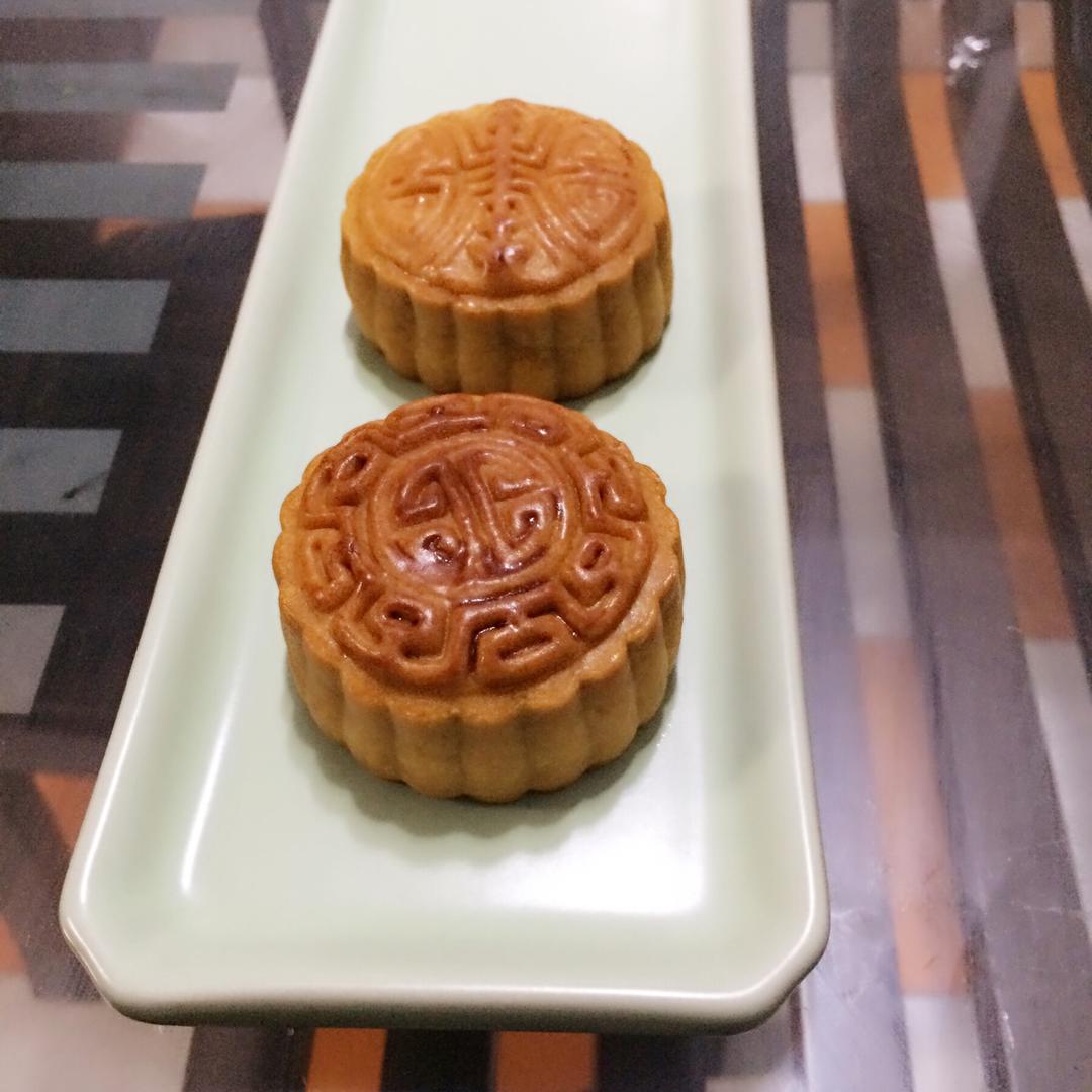 广式月饼——蛋黄莲蓉月饼
