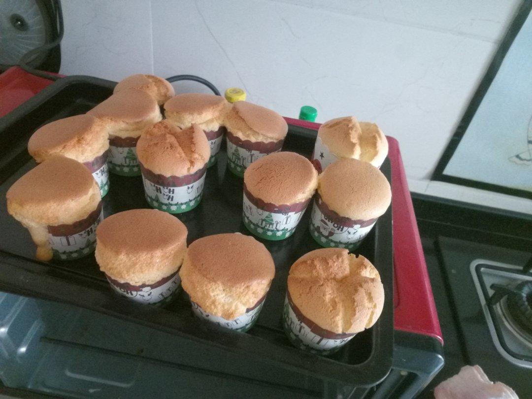 纸杯蛋糕 8寸戚风蛋糕的量