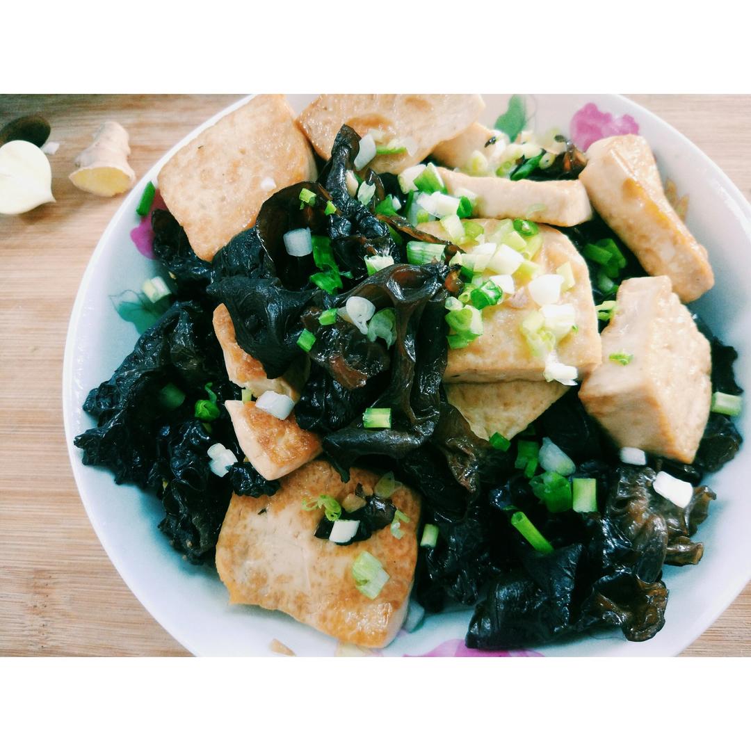 木耳炒豆腐