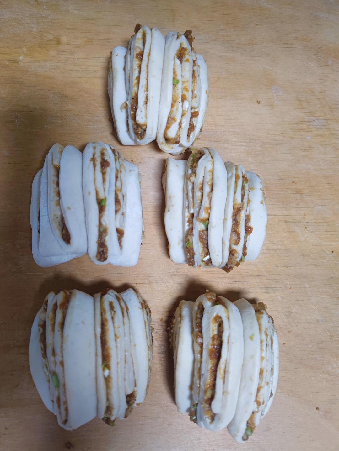 葱花肉肉花卷（一次发酵）