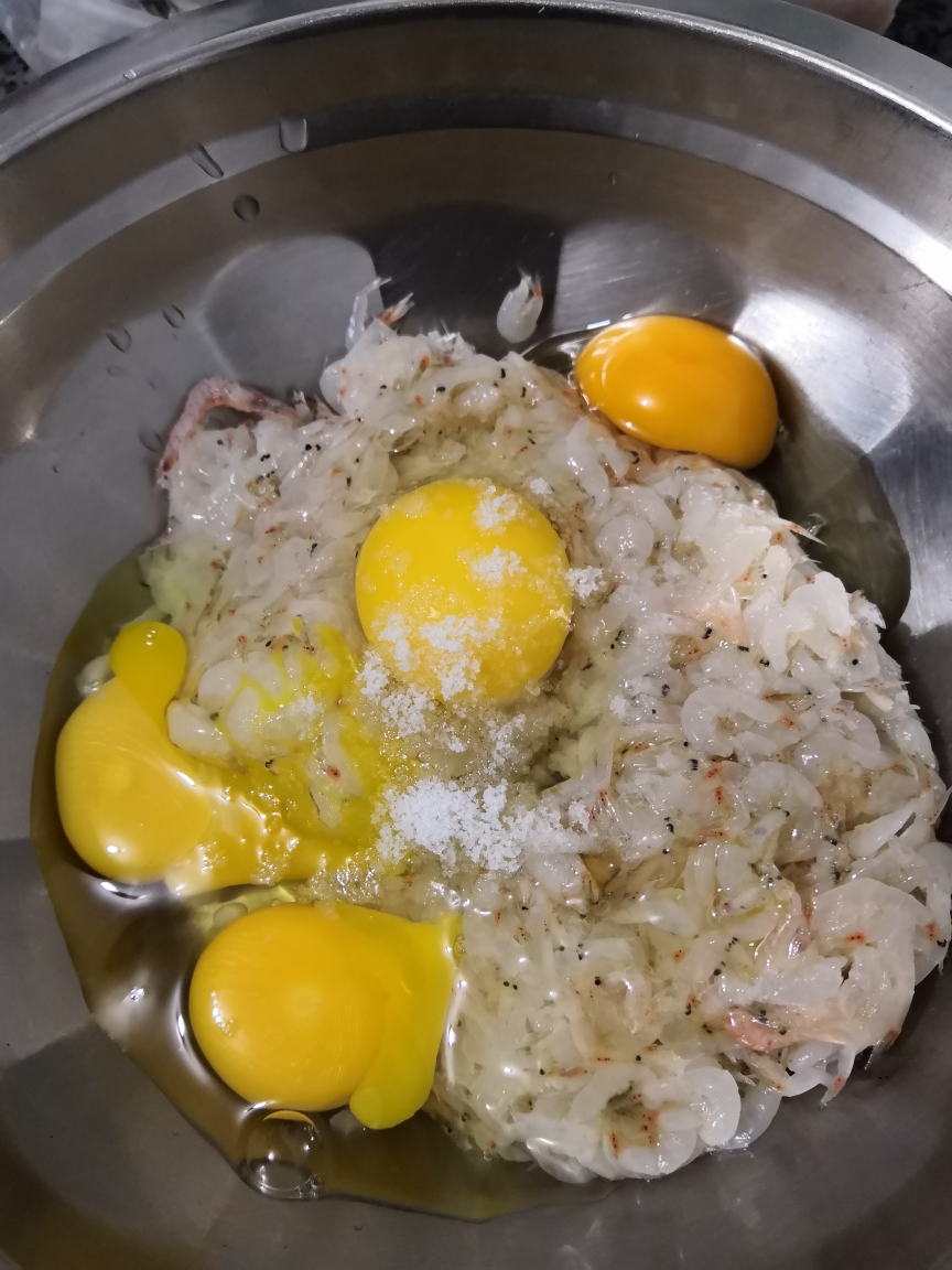 小虾米煎蛋的做法 步骤1