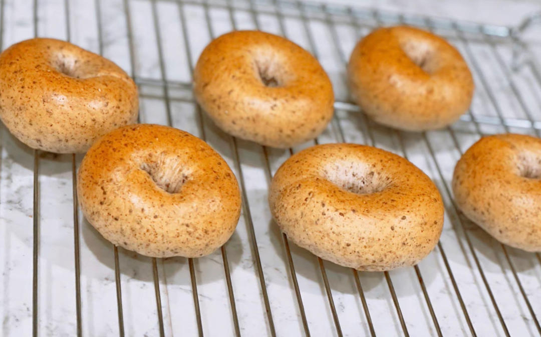 无油无糖全麦奇亚籽贝果