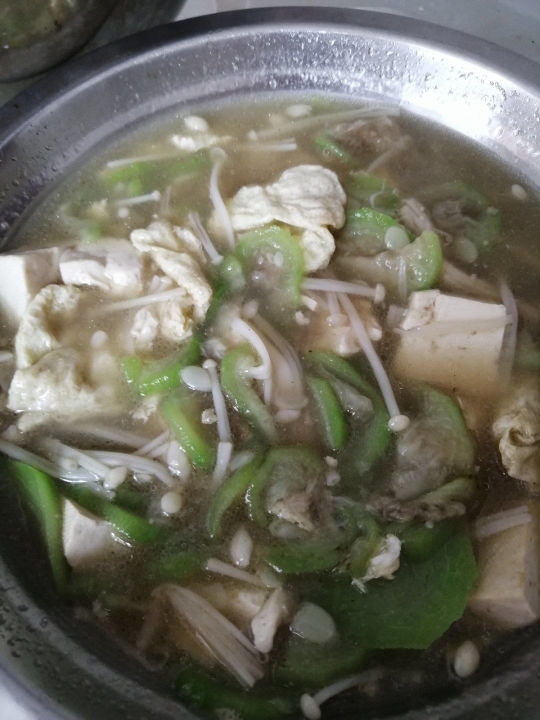 丝瓜鸡蛋烩白玉菇