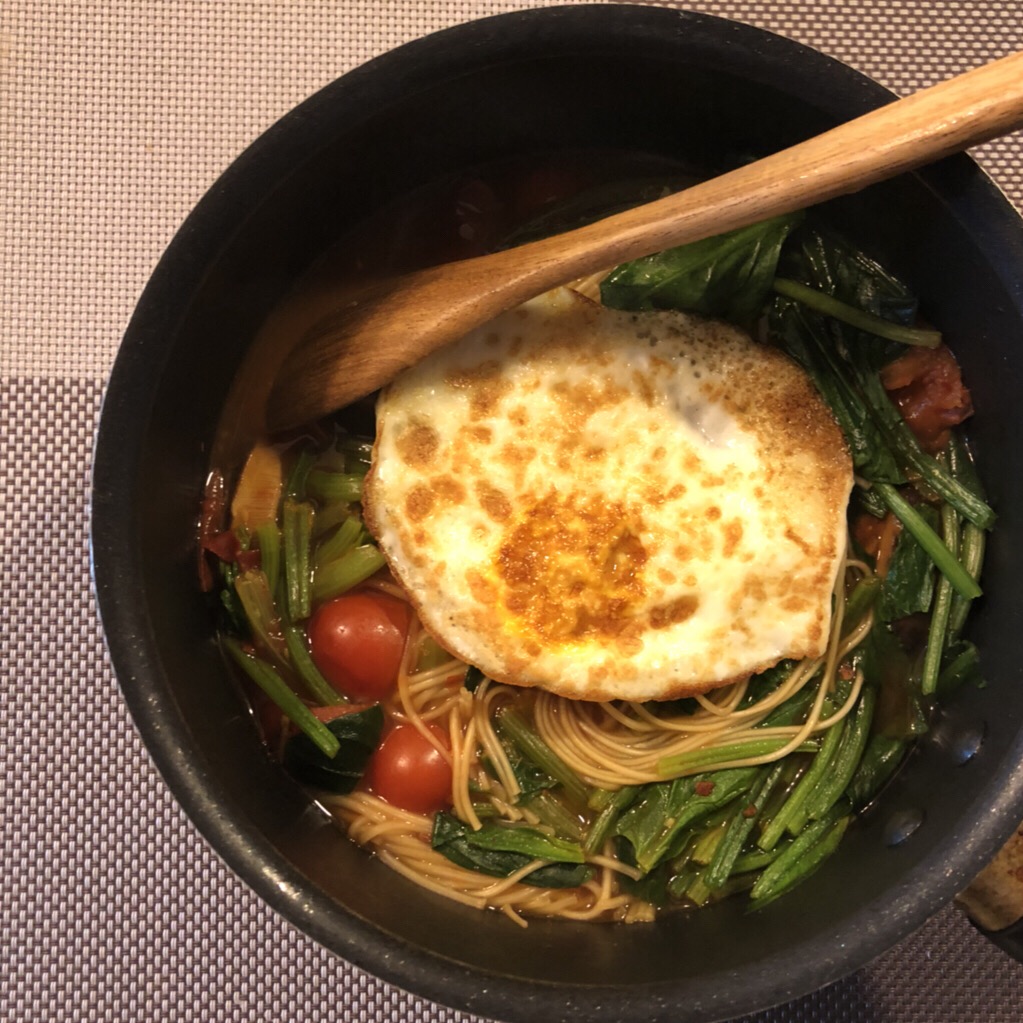 【一锅端】味增番茄菠菜鸡蛋面的做法