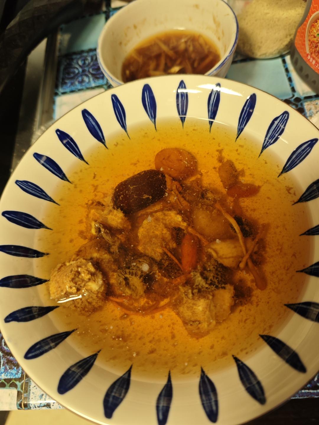 羊肚菌碎煲瘦肉汤