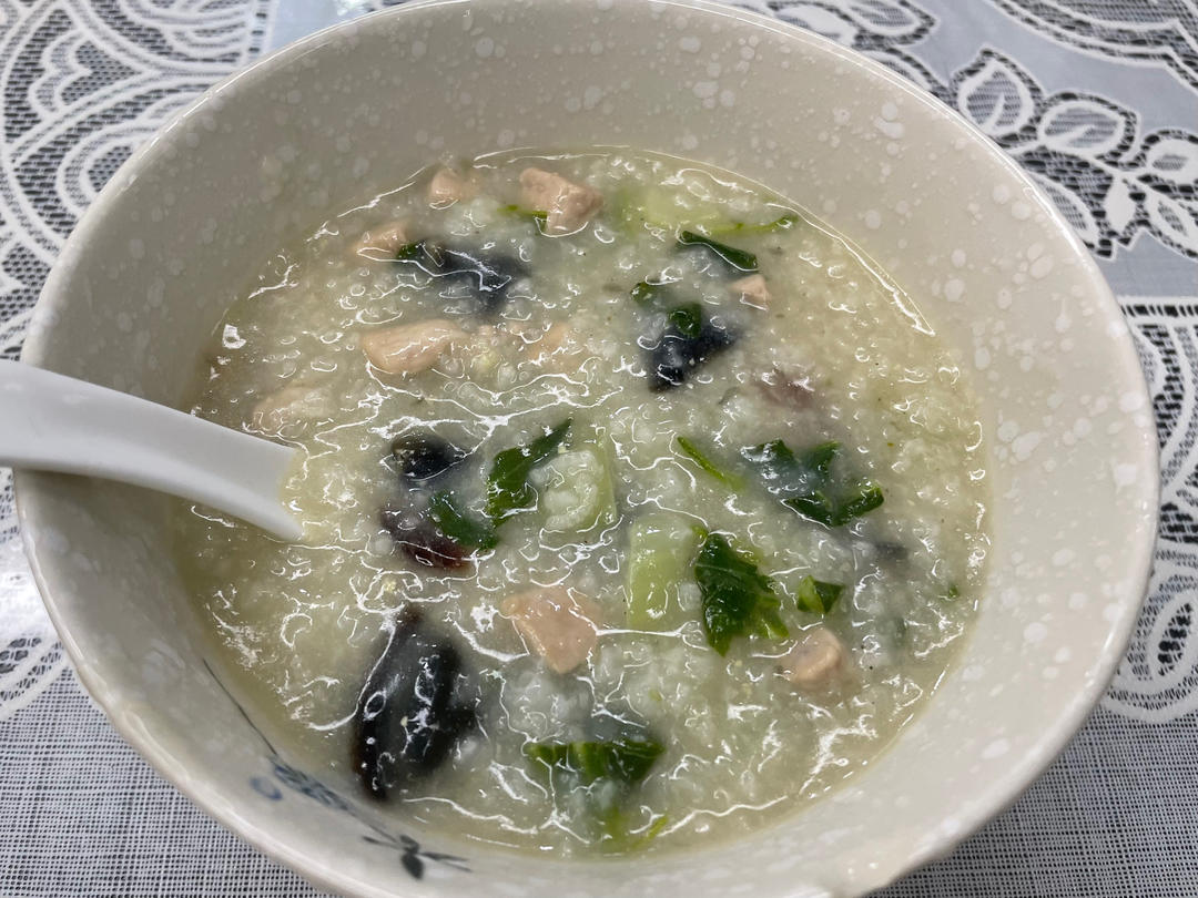 妈妈👩教我做的皮蛋瘦肉粥🥣简单快捷美味😋