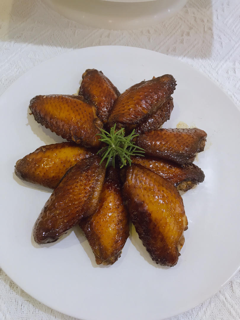 无比鲜嫩多汁的蒜香蜜汁鸡翅