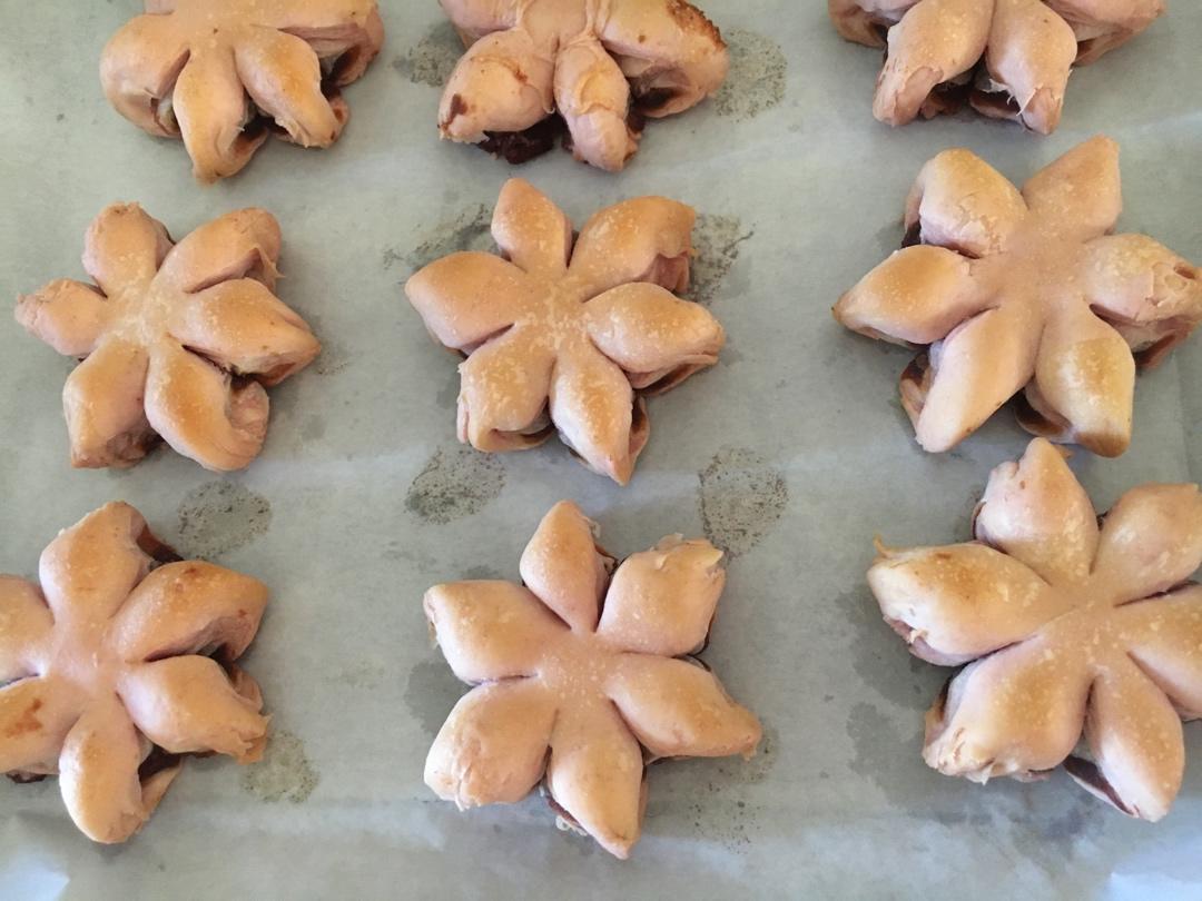 少女心满满的豆沙桃花酥