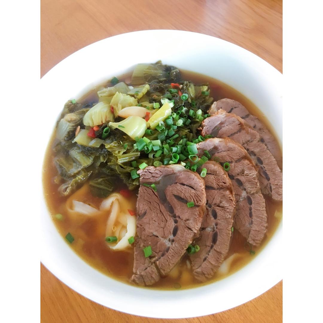 小七妈妈太迷糊做的老坛酸菜牛肉面