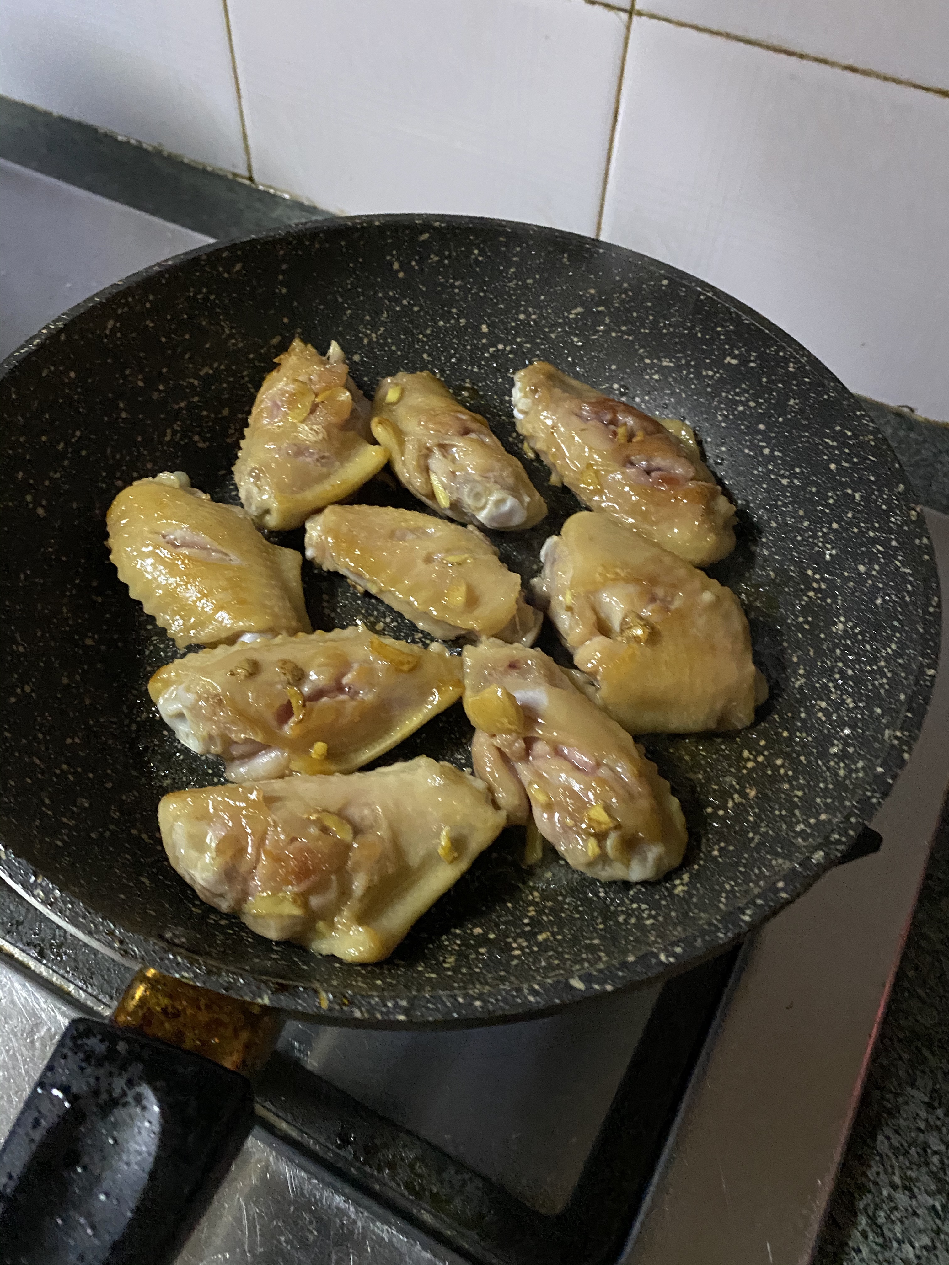 香甜糯糯的鸡翅 （没啥讲究版）的做法 步骤2