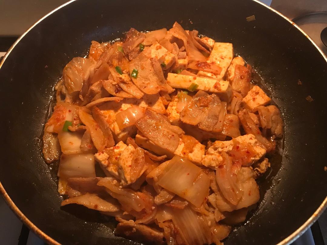 秘制泡菜炒五花肉