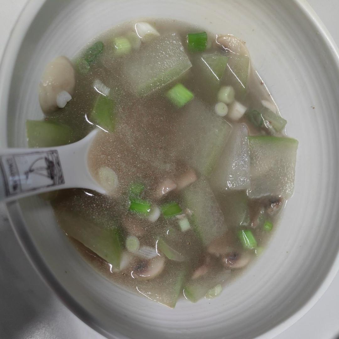 减脂刮油❗️巨鲜美的冬瓜口蘑汤，快乐减脂