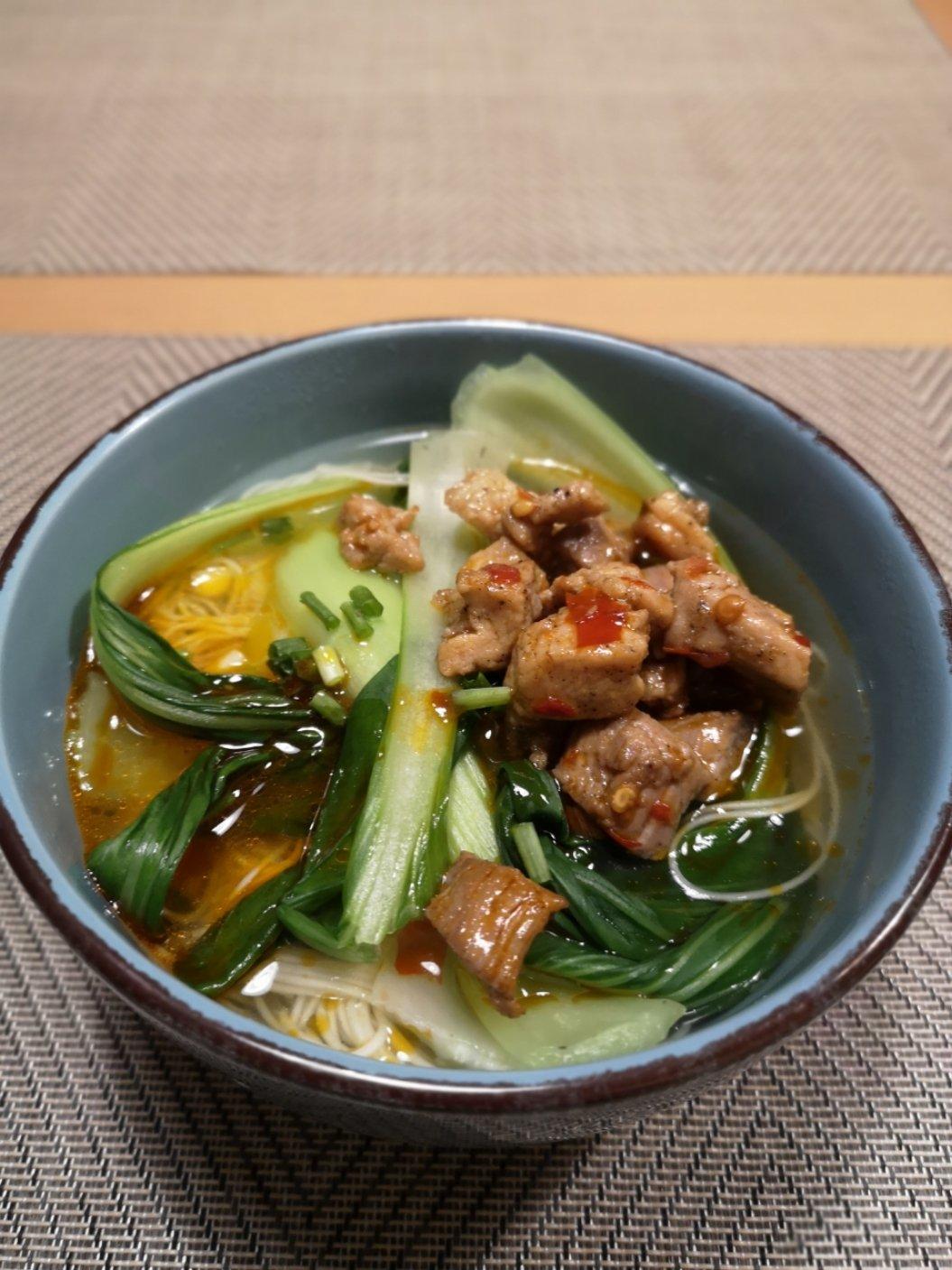 简妮林做的辣肉面浇头