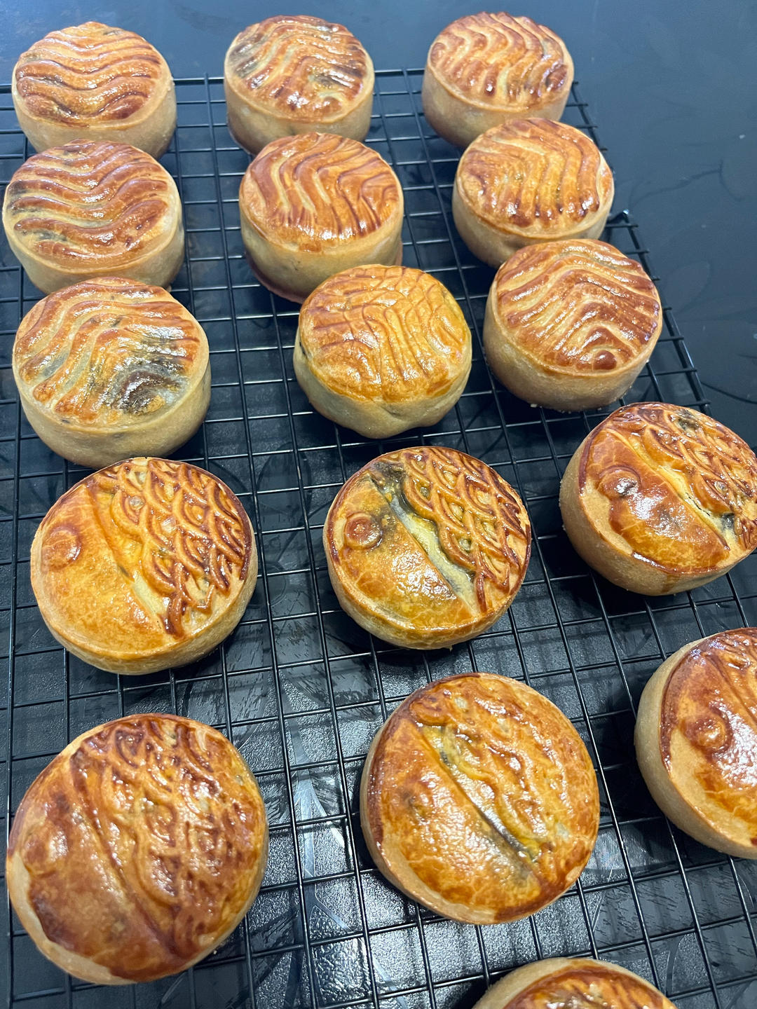广式月饼—蛋黄莲蓉月饼